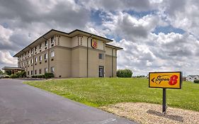 Super 8 By Wyndham Waterloo